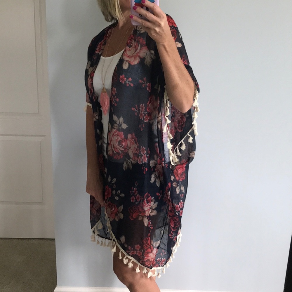 ❤️1 LEFT❤️Floral Print Kimono - Picture 3 of 7